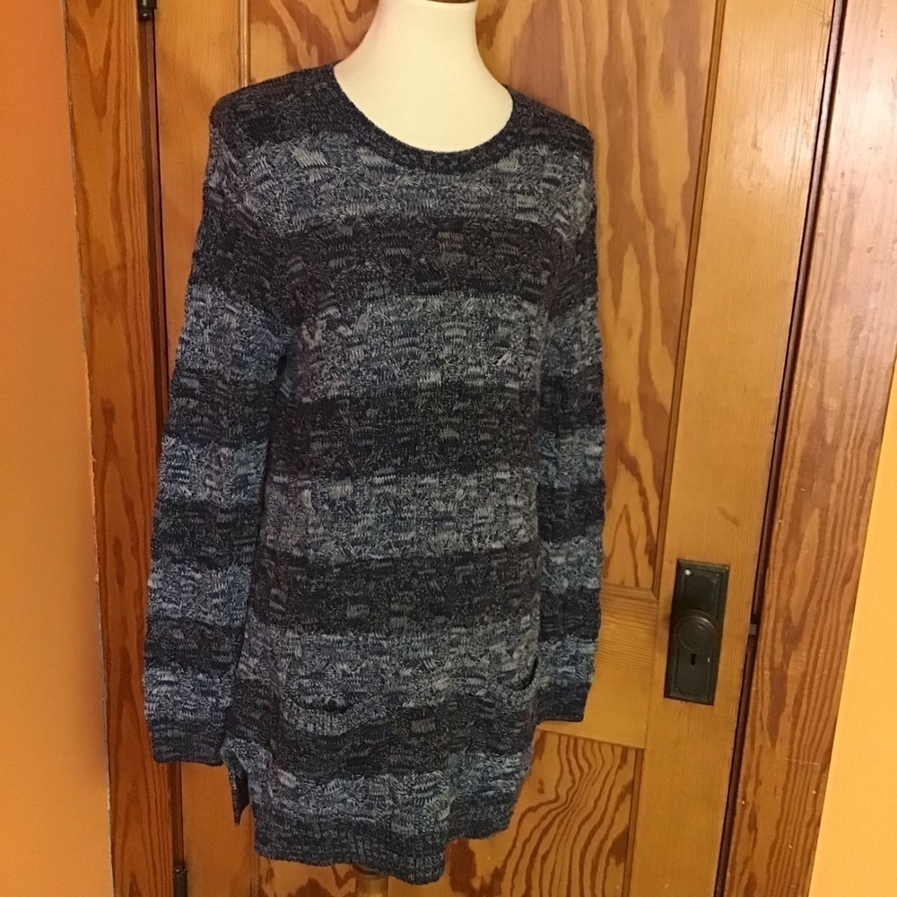 Blue striped oversized cable knit sweater - Picture 8 of 10